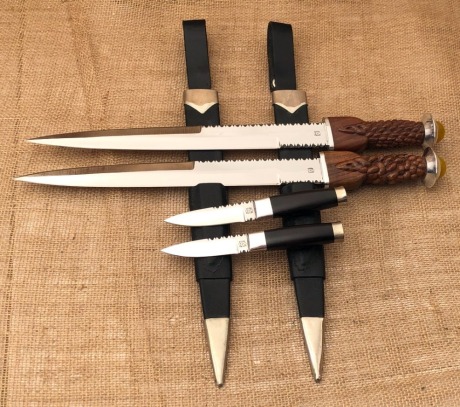 Pair Of Nolen Knives Scottish Highland Dirks with Sgain Dhu (4 knives)