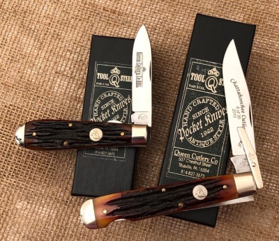 Pair of Queen Chattahoochee Cutlery Club Knives