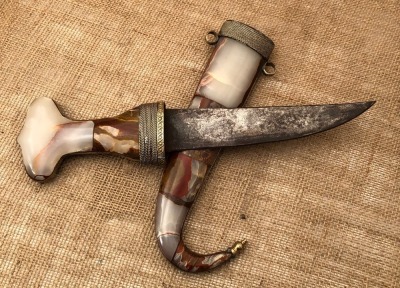 Jimbaya, Stone handle and sheath - 2