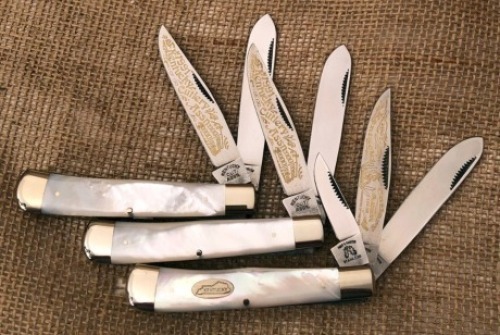 Three Fight'n Rooster Pearl Handle KY Trappers