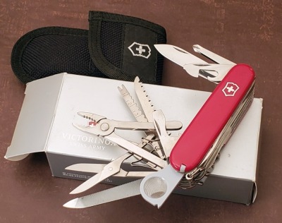 Victorinox Swiss Army Champ