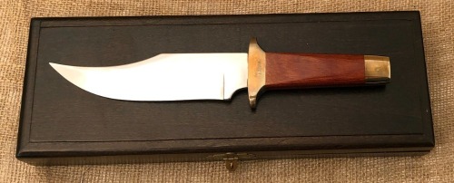 Buffalo Bill Aurum Etching Engraved Wood Handle Bowie