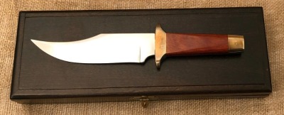 Buffalo Bill Aurum Etching Engraved Wood Handle Bowie
