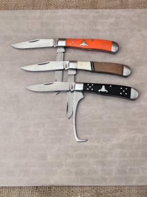 Three Cattleman's Cutlery Trappers