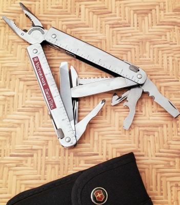 Victorinox Swiss Tool