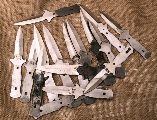 Sixteen Western Dagger Blades