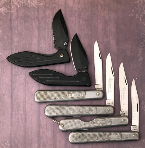 Six Folders; Two Ka-Bar and Four Queen Big Chiefs