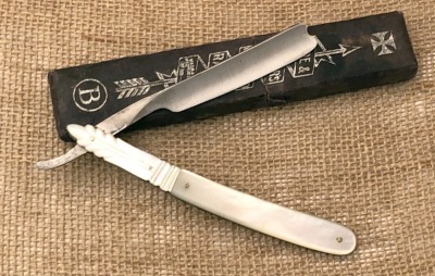 Wade & Butcher Carved Pearl Razor - 2