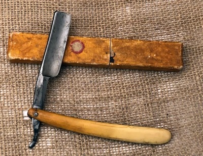 JR Torrey Nude Figural Relief handle Straight Razor - 2