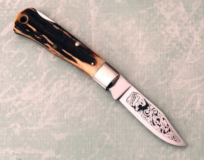 Aurum Etched Stag Lockback