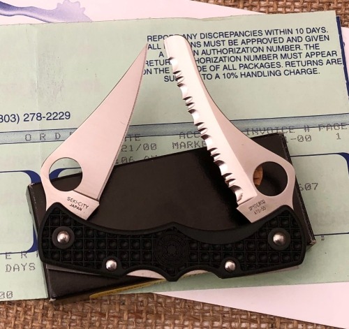 Spyderco Dyad Jr* MultiPar bidding. See Lot 450 for details
