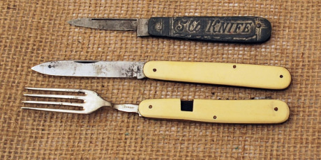 5 ct Knife and Picnic Set of Vintage Knives