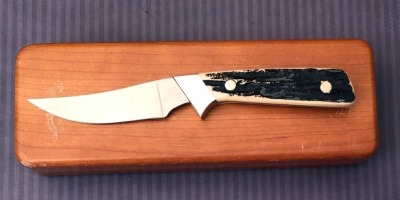 Schrade USA Ducks Unlimited Jigged White Bone Hunter - 2
