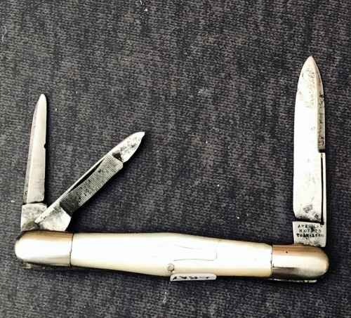 American Knife Co Thomaston (Conn) Pearl Whittler