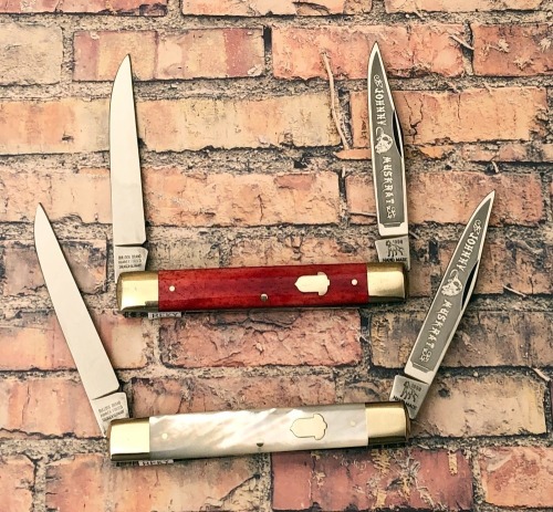 Pair of Bulldog Brand Smooth Red Bone and Pearl Johnny Muskrat