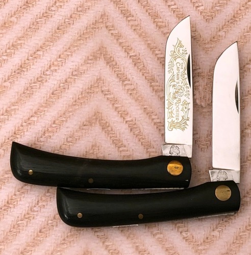 Pair of Fight'n Rooster Wood Sodbusters
