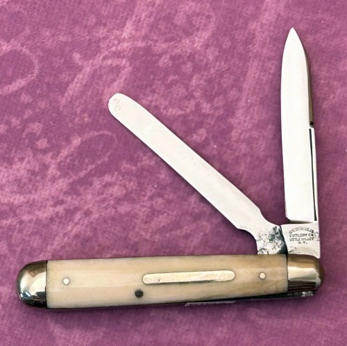 Cattaraugus Exhibition Bone Two Blade with Spatula