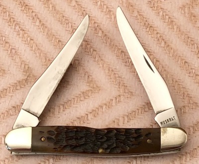 Case Raised Letter Shield Bone Muskrat 1988 - 2