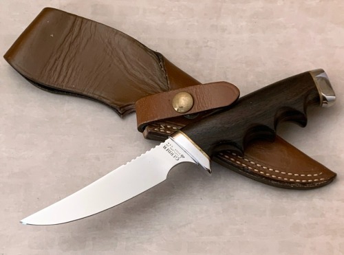 Gerber Model 450 Finger Groove Wood Hunter