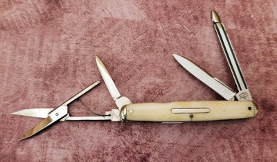 Cattaraugus Exhibition Bone Four Blade Pen
