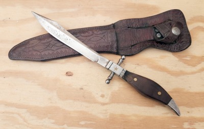 Daniel Boone VI Walnut WWII Combat Knife