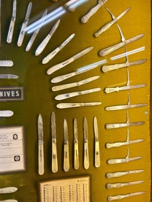 101 Silver & Pearl Fruit Knives in Large Lighted Display - 8