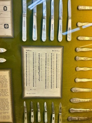 101 Silver & Pearl Fruit Knives in Large Lighted Display - 10