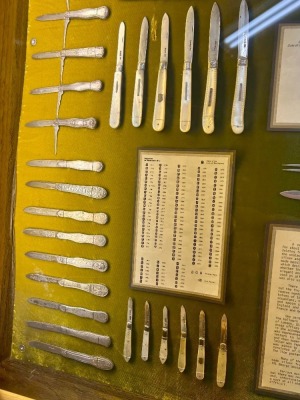 101 Silver & Pearl Fruit Knives in Large Lighted Display - 12