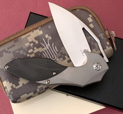 Kizer Megatherium Frame Lock