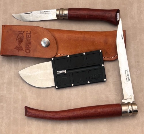 2 Opinel and a Tekna