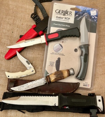 Soque Folder & Muelay, Schrade, Gerber and Loffee Fixed Blades