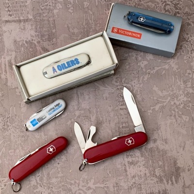 4 Victorinox Swiss Army Knives