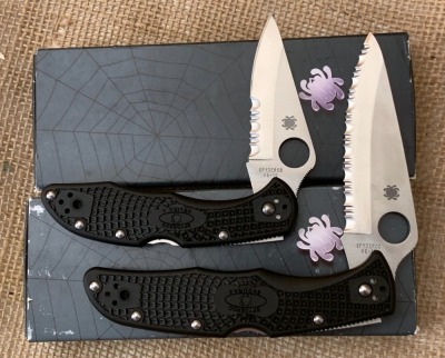 Pair of Spyderco; Endura & Delica