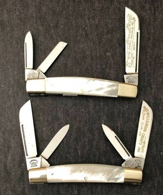 Pair of Fight'n Rooster Pearl Folders