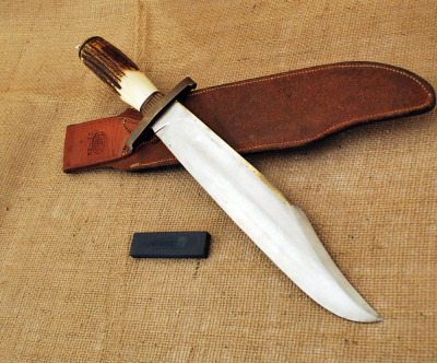 Randall Stag Bowie with Brown Button Heiser sheath. - 2