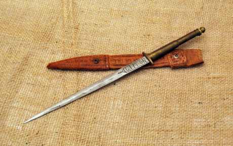 Lipton long slender dagger