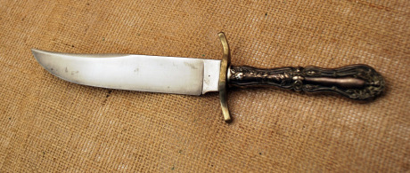 Cutlery handled small Bowie, 20th century made.