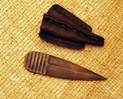 OSS Thumb Dagger--WITH SHEATH - 3