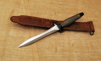 Early Vintage Gerber Mark II canted blade, cats tongue handle.
