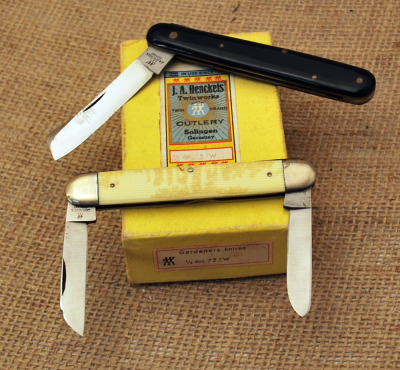 Two Henckels Gardner's knives and original box